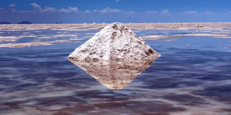 Uyuni, Salt pyramids