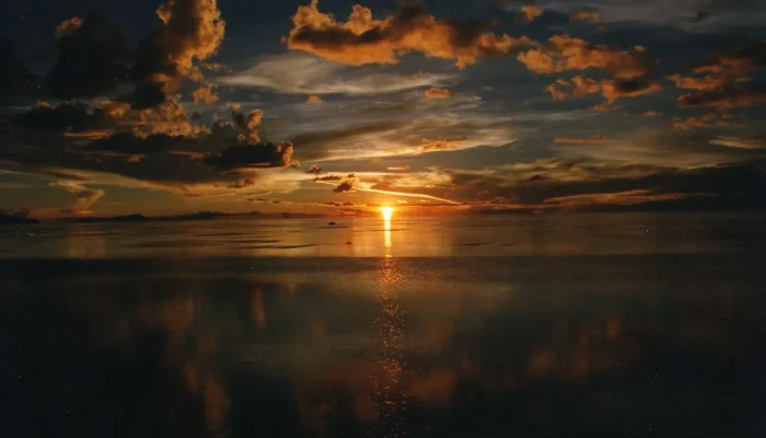 sunrise and starlight on a tour of the Uyuni Salt Flats
